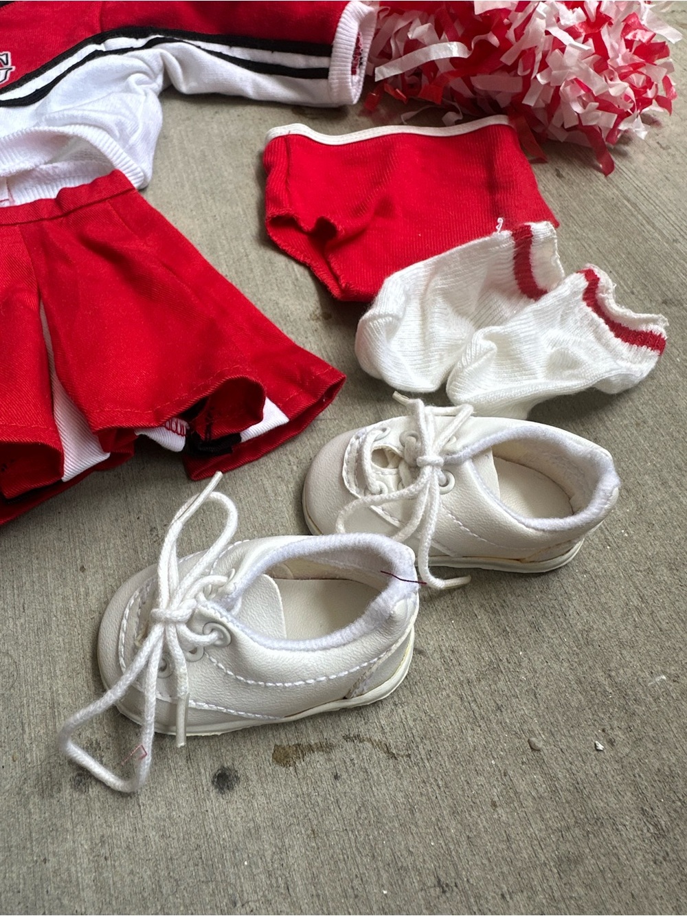 American Girl Doll AG School Cheerleader Outfit Set Pom Poms Shoes Skirt Clothes - Picture 4 of 4